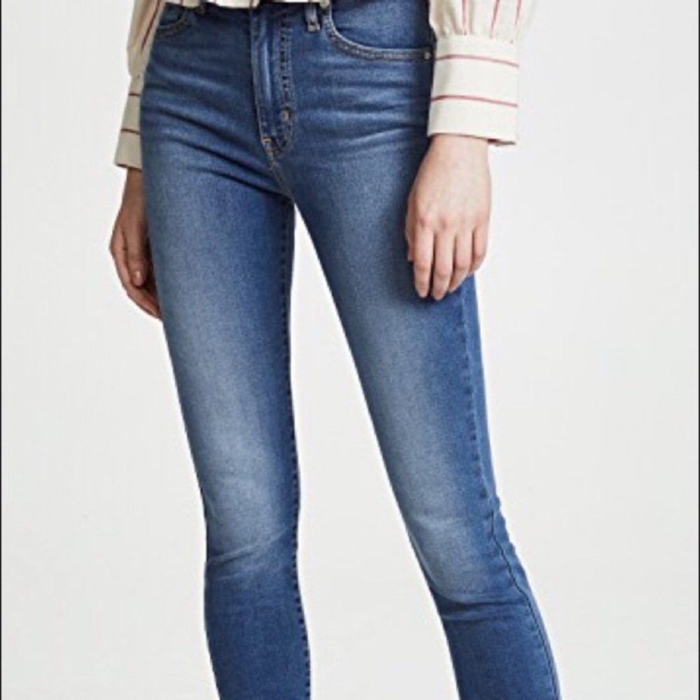 Levi’s 711 Skinny Jeans